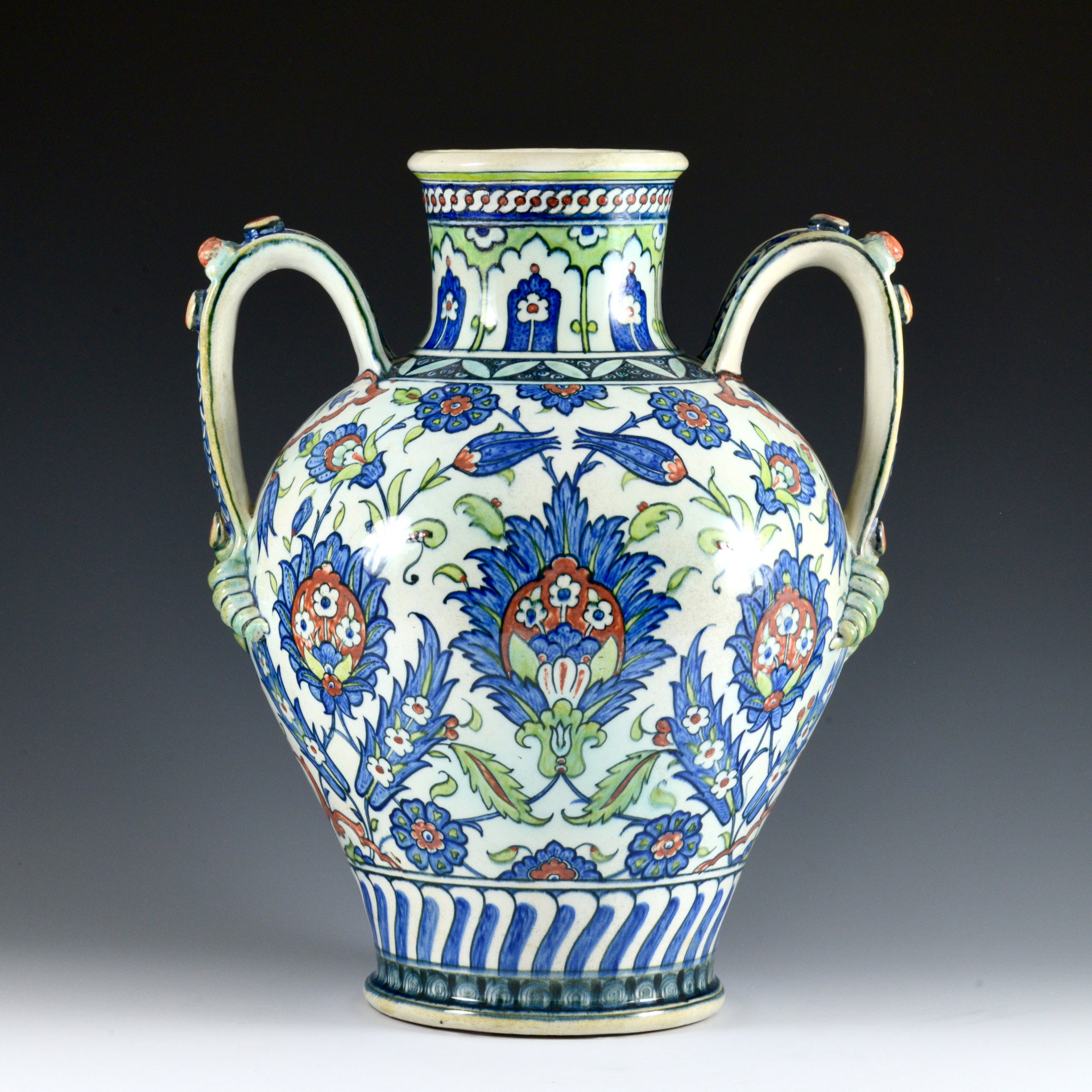 Große zweihenkelige Vase mit floralen Motiven im Iznik-Stil - Cantagalli-Manufaktur, sp. 19. Jh.